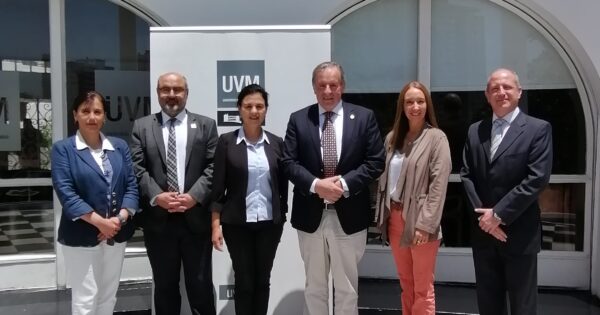 UVM y Cámara Aduanera de Chile firman convenio de colaboración