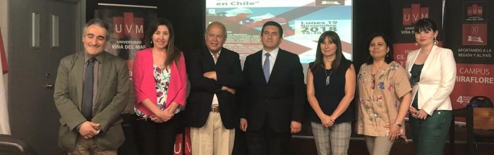En UVM se efectuó conversatorio sobre Descentralización en Chile