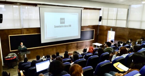 Diplomado en Liderazgo y Desarrollo Estudiantil busca potenciar habilidades de estudiantes UVM