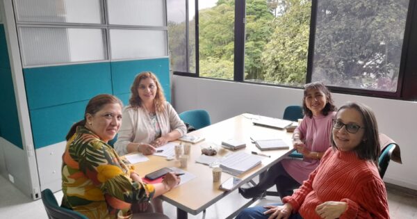 Académica de Trabajo Social UVM realizó visita académica a universidad colombiana