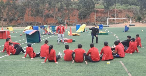 Carrera de Educación Física realiza actividades de cuidado medioambiental para niños de la región