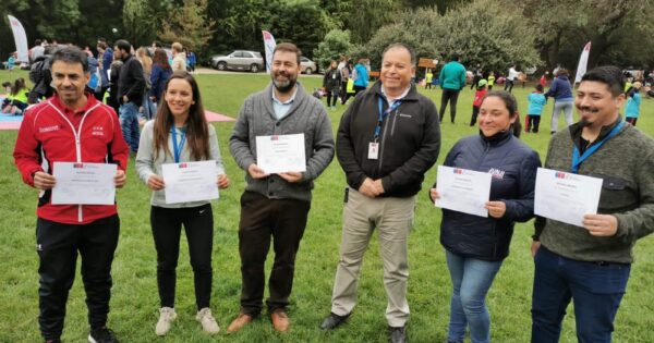 Pedagogía en Educación Física participa de Olimpiadas Familiares en Jardín Botánico
