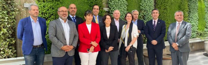 Subsecretaria de Educación Superior se reúne con representantes de universidades privadas