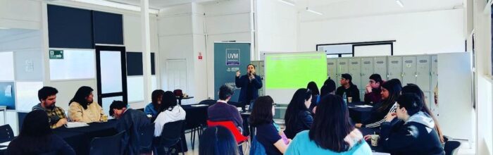 Estudiantes de Trabajo Social se capacitan en Encuestaje cesfam Lusitania orientado a “Acreditación en Calidad”