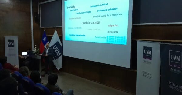 Escuela de Educación UVM inauguró año académico con clase magistral sobre desafíos educativos