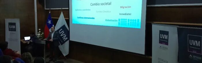 Escuela de Educación inició año académico enfocada en desafíos educativos e importancia de resultados de aprendizaje