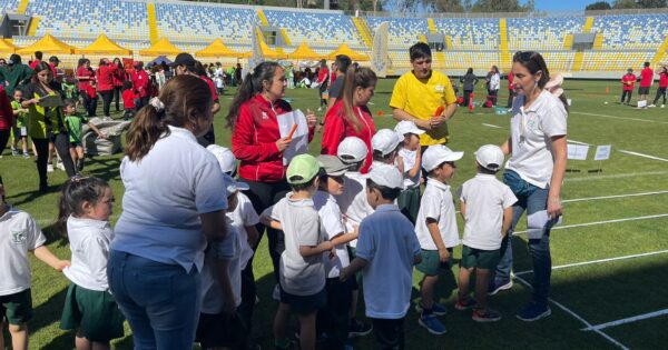 Carreras de Escuela de Educación participan en las XII Olimpiadas de Párvulo Red