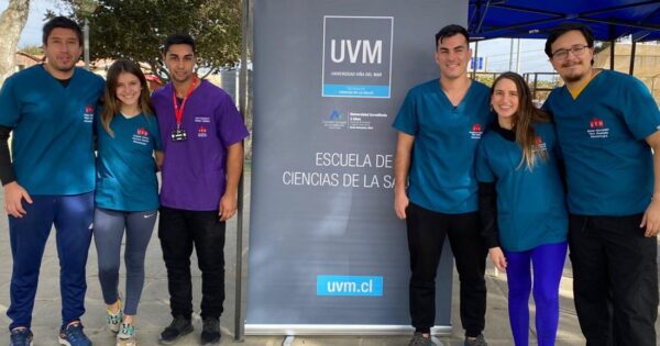 Carreras de Nutrición y Dietética y Kinesiología participan en corrida familiar en Quintay