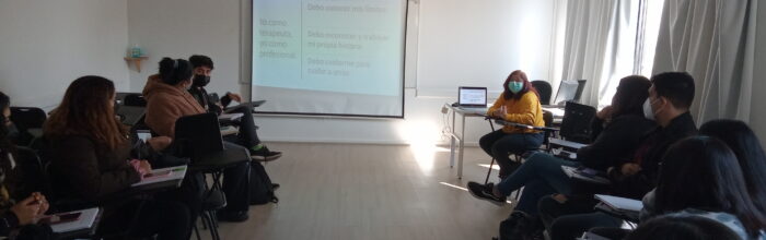 Estudiantes de Trabajo Social conocen técnicas de intervención familiar usadas en la actualidad