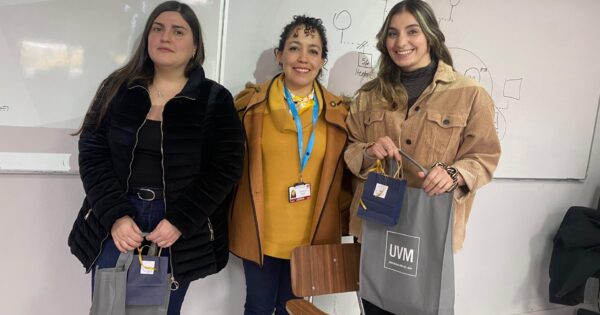 Tituladas de Escuela de Ciencias de la Salud UVM conversaron sobre su trayectoria profesional