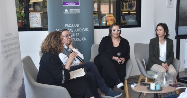 Carrera de Psicología UVM celebró el Mes del Libro con el lanzamiento de obra sobre focusing