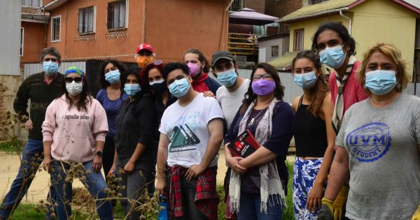 Carrera de Trabajo Social UVM participó en acción ecológica con vecinos de Forestal