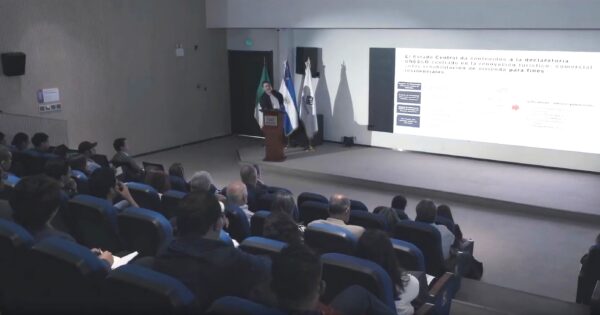 Académico de CRIIS UVM capacita a equipos municipales de El Salvador