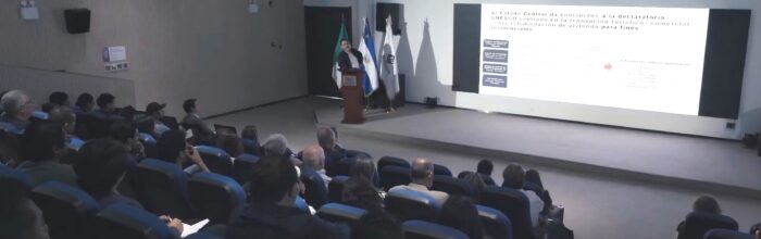 Académico de CRIIS UVM capacita a equipos municipales de El Salvador