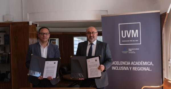 UVM firma convenio de colaboración con Red Viva de Museos