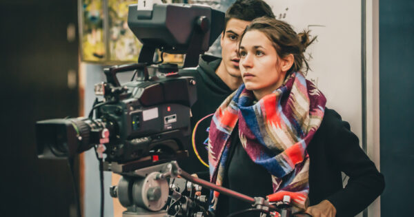 Carrera de Cine UVM invita a la 2da edición del concurso regional de cortometrajes «Hazla corta»