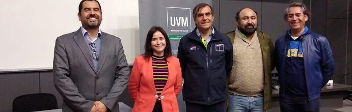 Carrera de Ingeniería en Medio Ambiente y Recursos Naturales celebró sus 30 años con charla sobre humedales urbanos