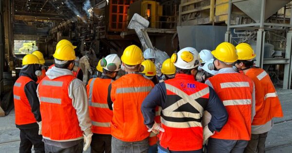 Estudiantes de Ingeniería Civil Industrial visitaron Planta de Fundición Chagres de Anglo American