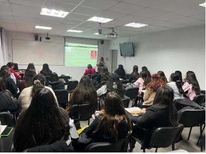 Programa de Inglés Transversal desarrolla taller para carrera de Educación parvularia