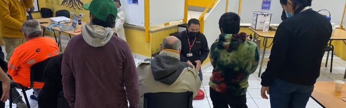 Docente de Kinesiología realiza capacitación de RCP dirigida a personas con discapacidad y en situación de calle
