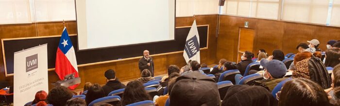 Rector UVM realiza charla a estudiantes de Diplomado en Liderazgo y Desarrollo Estudiantil