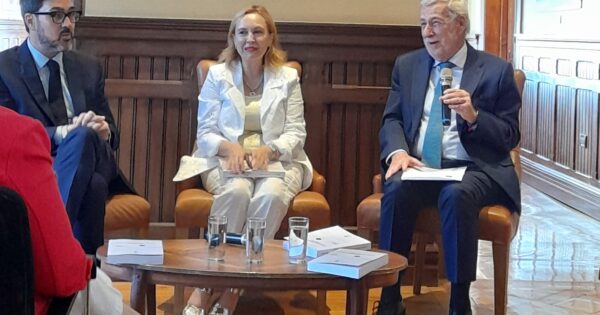 Académico UVM participó en publicación de libro «Derecho Internacional Público»