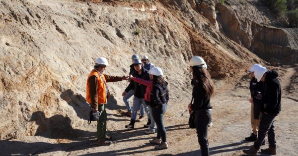 Estudiantes de primer año de Ingeniería Civil en Minas UVM visitan Mina Quintay