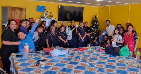 UVM celebró la Navidad junto al Campamento Esperanza 2011