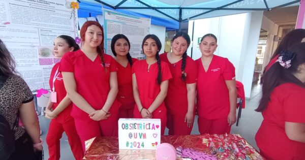 Carrera de Obstetricia UVM realizó Exposición Científica de Primer Año