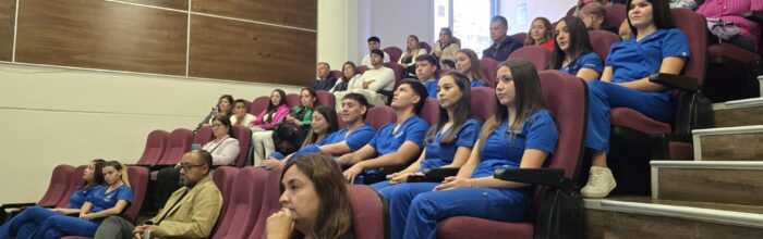 Carrera de Odontología realizó ceremonia de investidura de sus estudiantes