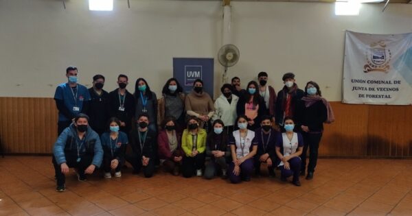 Proyecto intercarreras realiza curso de monitores en salud comunitaria en Forestal Alto