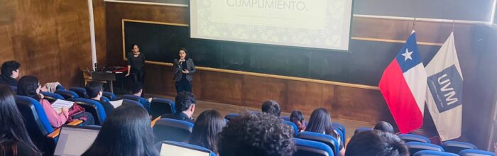 Estudiantes de CEPS se capacitaron en reforma de pensión de alimentos