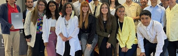 Estudiantes de segundo año de Periodismo realizan ceremonia pública y entregan su código de ética periodística