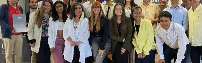 Estudiantes de segundo año de Periodismo realizan ceremonia pública y entregan su código de ética periodística