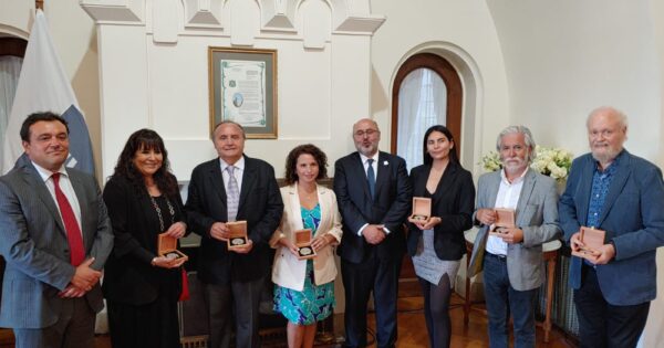 UVM realizó su Cuenta Pública y entregó medallas a quienes contribuyen al desarrollo de la región