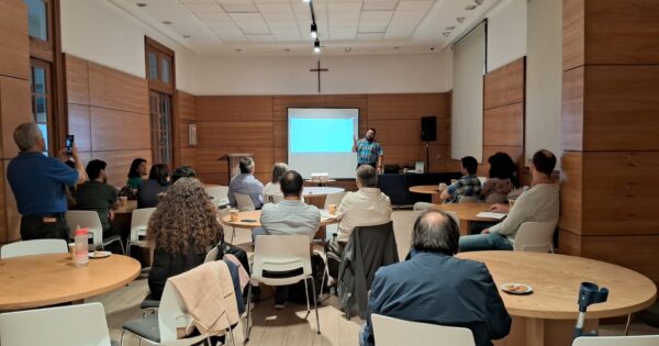 Académico de la Escuela de Ciencias UVM participó como coautor de libro