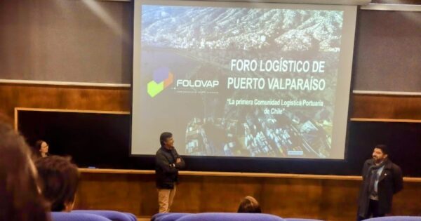 Carrera de Periodismo inicia interesante experiencia de vinculación con los Puertos de San Antonio y Valparaíso