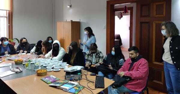 Trabajo Social UVM realiza clase en terreno de Programa Quiero Mi Barrio de Valparaíso