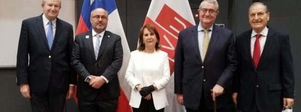 Rector Carlos Isaac asume su segundo período estatutario en la UVM