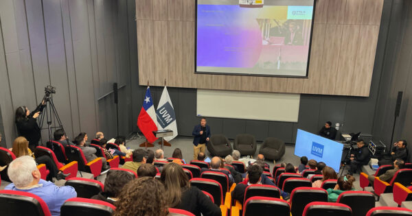 UVM realizó Seminario Internacional de Inteligencia Artificial con destacados expositores