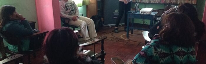 Estudiantes de Trabajo Social realizaron taller de alfabetización digital en Junta de Vecinos N°66 de Miraflores Alto