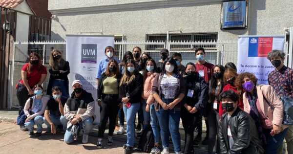 Carrera de Trabajo Social desarrolla actividad en terreno para potenciar ejercicio profesional