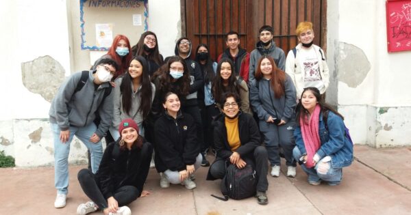 Estudiantes de Trabajo Social visitan sitio de memoria sobre Derechos Humanos en Cerro Barón