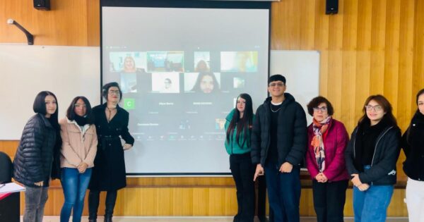 Carrera de Trabajo Social realizó clase magistral con exposición de experta española