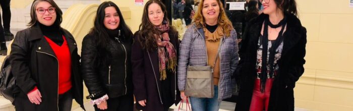 Carrera de Trabajo Social UVM asistió con estudiantes a la obra «Hijos del Cauce»