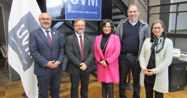 Carrera de Relaciones Públicas organizó ceremonia de traspaso de dirección de escuela