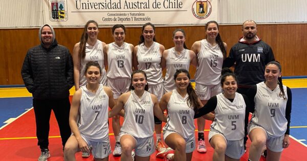 Seleccionados de Básquetbol Damas y Varones UVM se coronan nuevamente campeones del regional