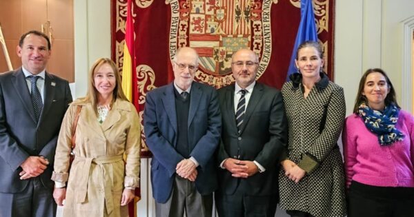 UVM realizó visita institucional a la Embajada de España en Chile